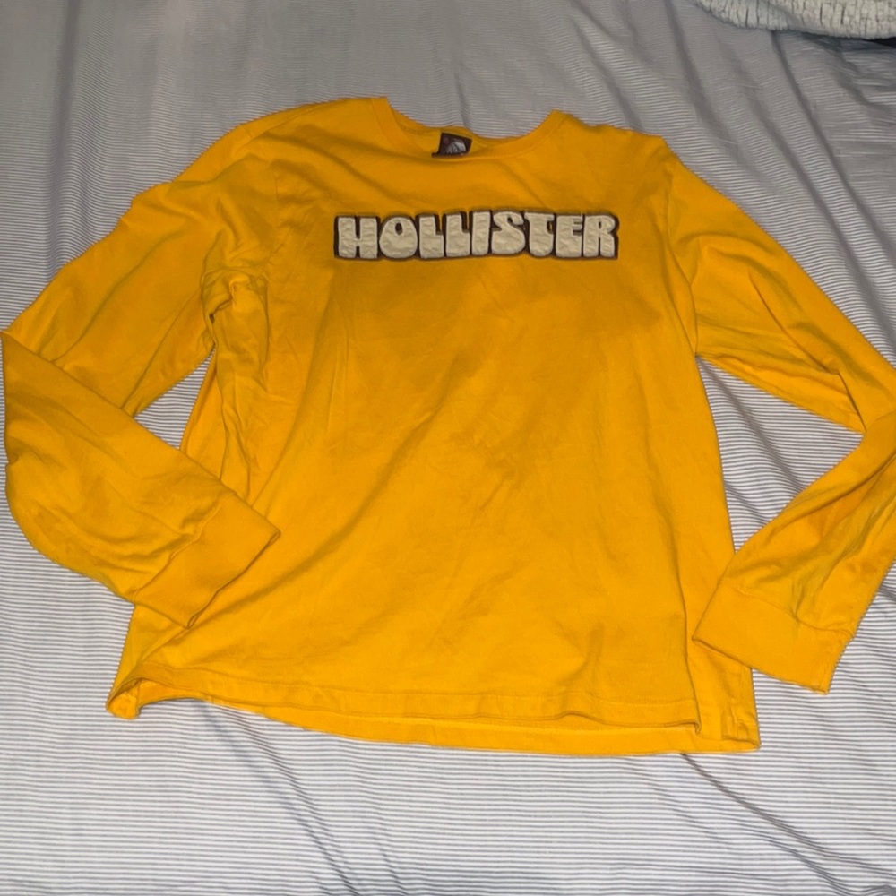 2000’s Yellow Hollister Long Sleeve Tee